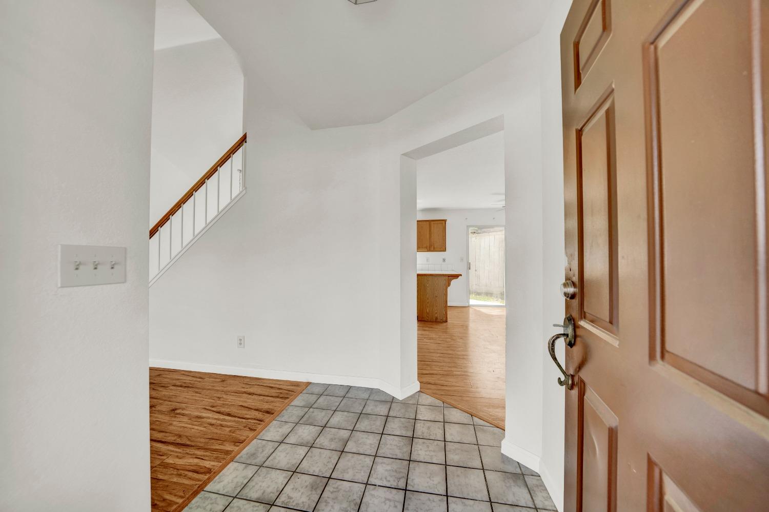 Detail Gallery Image 3 of 36 For 2820 Stone Ter, Modesto,  CA 95355 - 3 Beds | 2/1 Baths