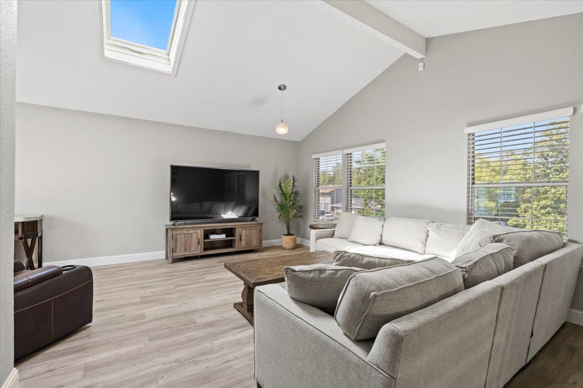 Palmyra Drive, Fair Oaks, California image 9
