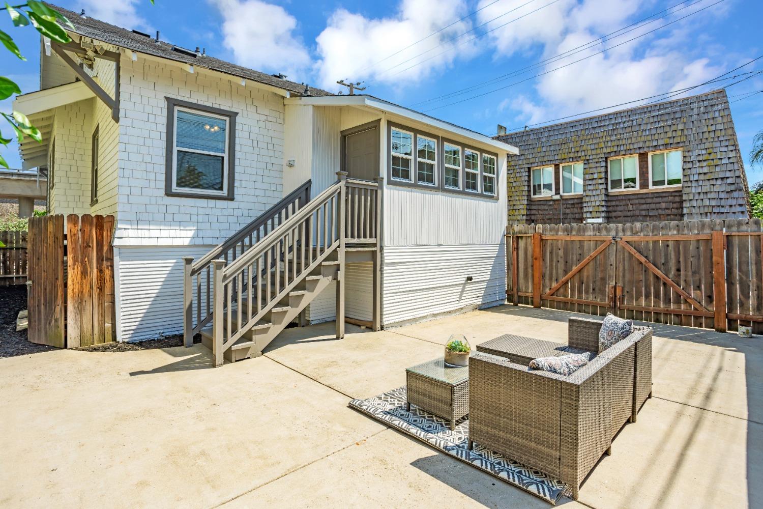 29th, Sacramento, California image 32