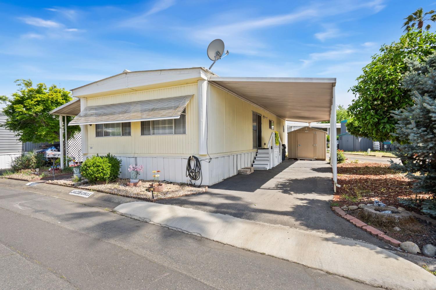 Detail Gallery Image 1 of 25 For 8181 Folsom Blvd 8, Sacramento,  CA 95826 - 2 Beds | 2 Baths