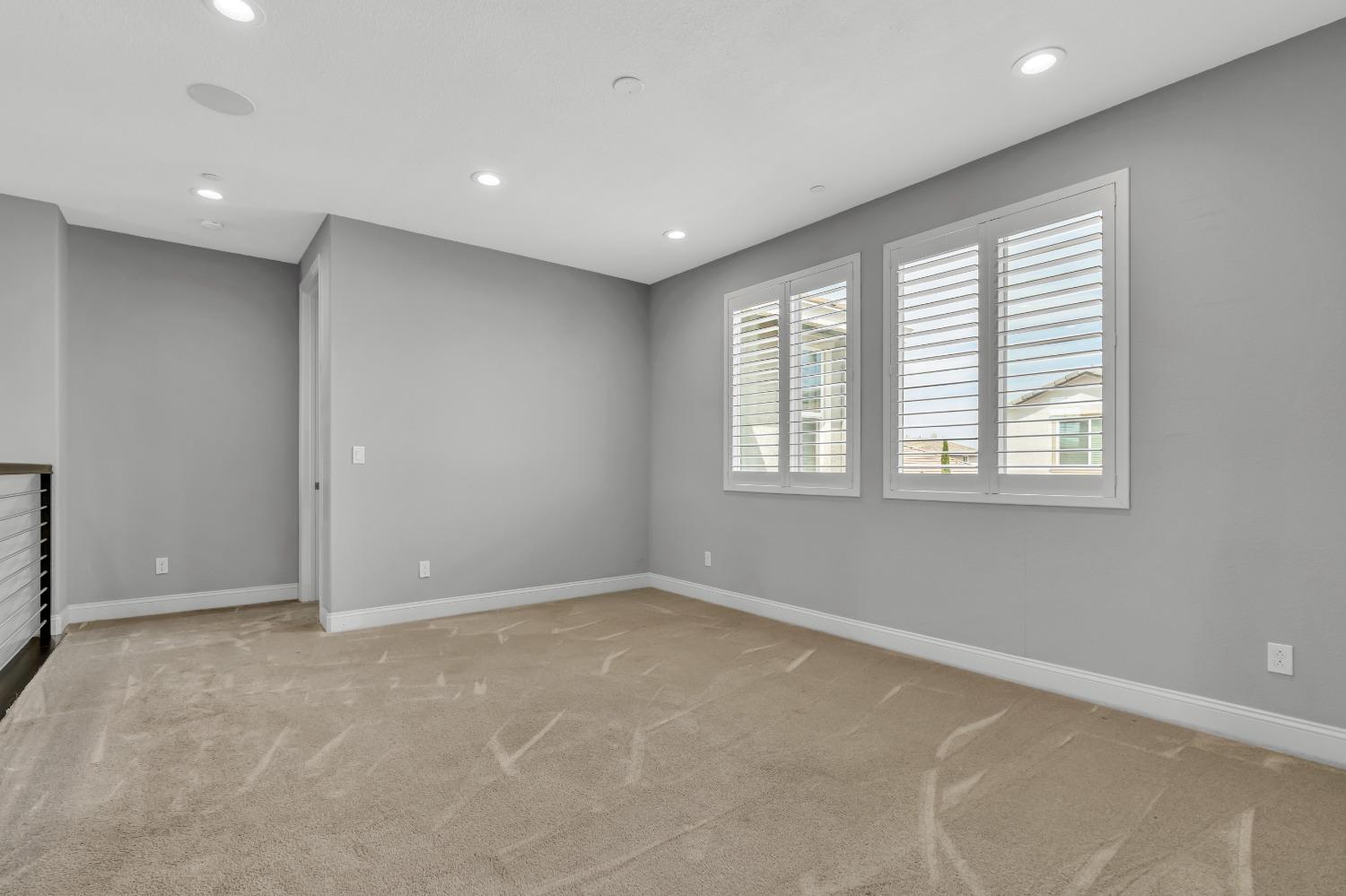 Detail Gallery Image 41 of 70 For 1725 Marina Dr, Lathrop,  CA 95330 - 5 Beds | 3/1 Baths