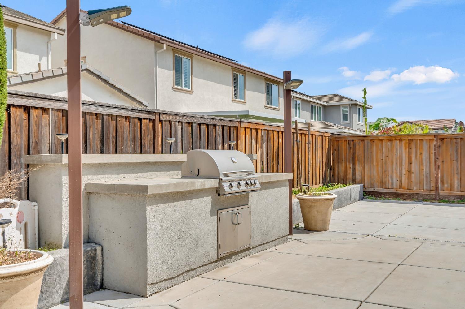 Detail Gallery Image 58 of 70 For 1725 Marina Dr, Lathrop,  CA 95330 - 5 Beds | 3/1 Baths