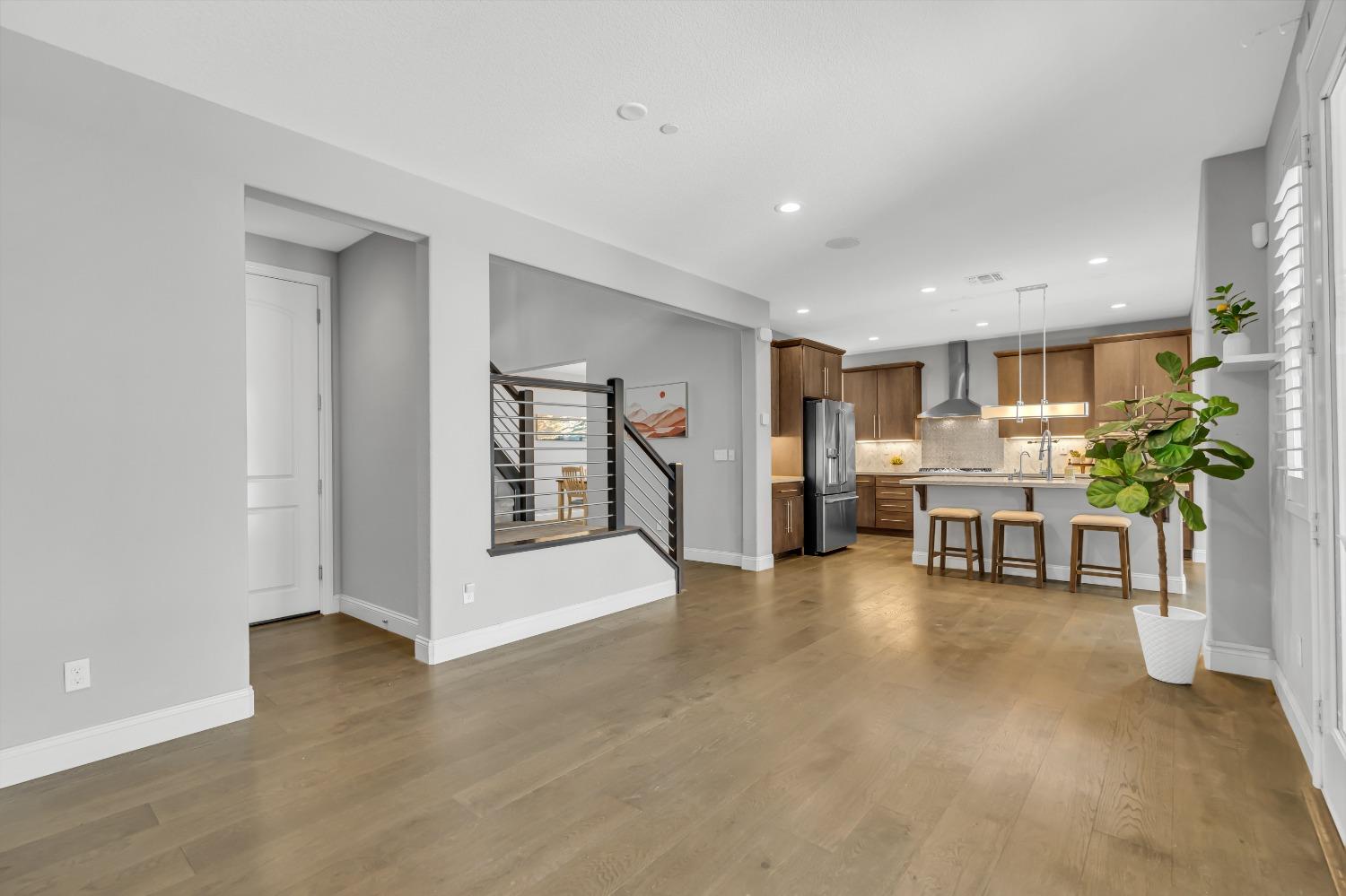 Detail Gallery Image 23 of 70 For 1725 Marina Dr, Lathrop,  CA 95330 - 5 Beds | 3/1 Baths