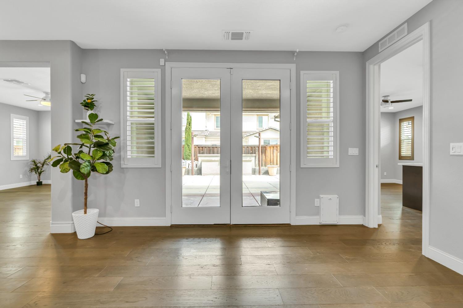 Detail Gallery Image 20 of 70 For 1725 Marina Dr, Lathrop,  CA 95330 - 5 Beds | 3/1 Baths