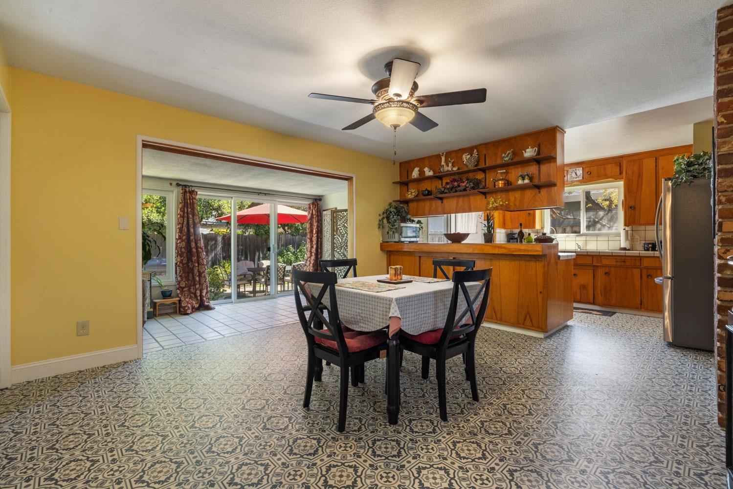Detail Gallery Image 11 of 37 For 1610 Springwood Dr, Modesto,  CA 95350 - 3 Beds | 2 Baths
