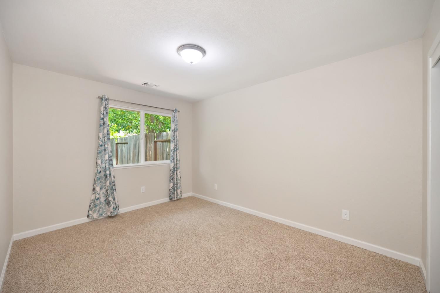 Detail Gallery Image 29 of 86 For 5209 Glide Dr, Davis,  CA 95618 - – Beds | – Baths