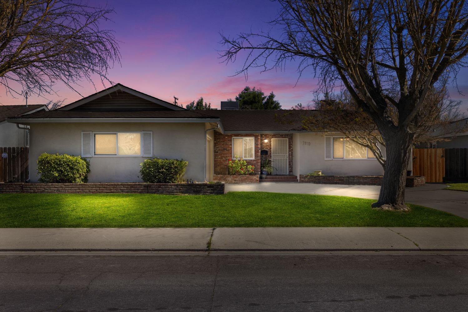 Detail Gallery Image 2 of 37 For 1610 Springwood Dr, Modesto,  CA 95350 - 3 Beds | 2 Baths