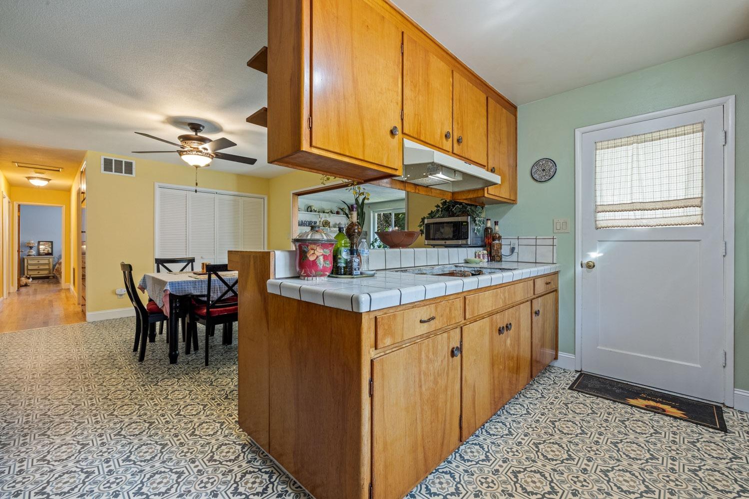 Detail Gallery Image 16 of 37 For 1610 Springwood Dr, Modesto,  CA 95350 - 3 Beds | 2 Baths