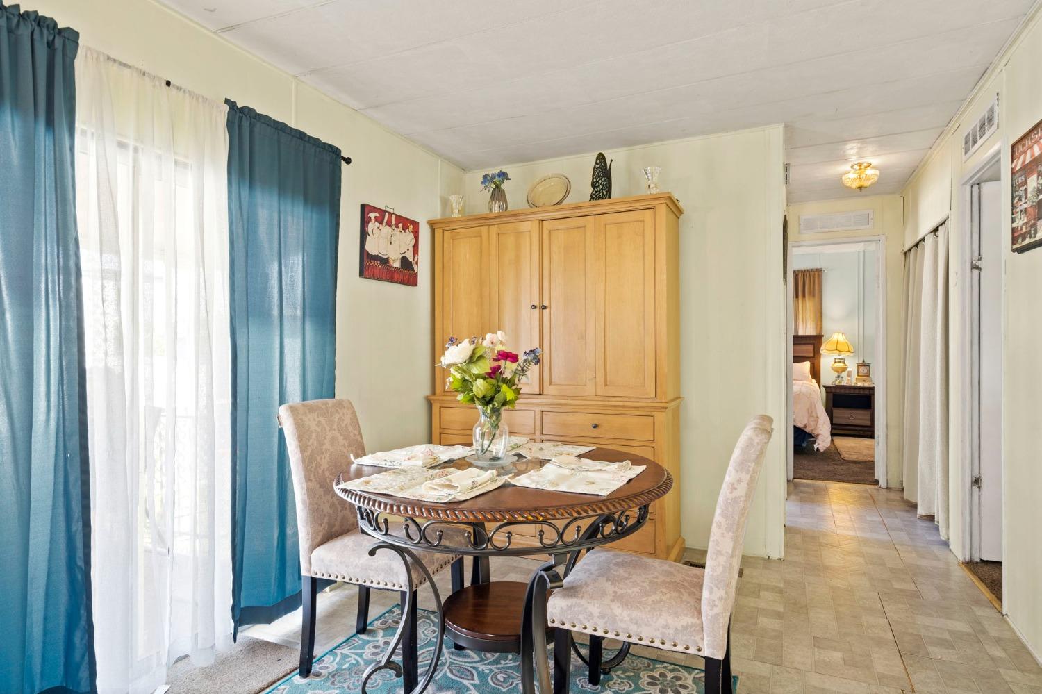 Detail Gallery Image 11 of 25 For 8181 Folsom Blvd 8, Sacramento,  CA 95826 - 2 Beds | 2 Baths
