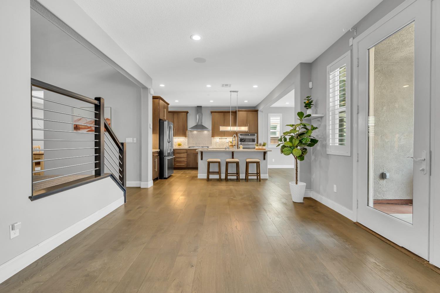 Detail Gallery Image 22 of 70 For 1725 Marina Dr, Lathrop,  CA 95330 - 5 Beds | 3/1 Baths