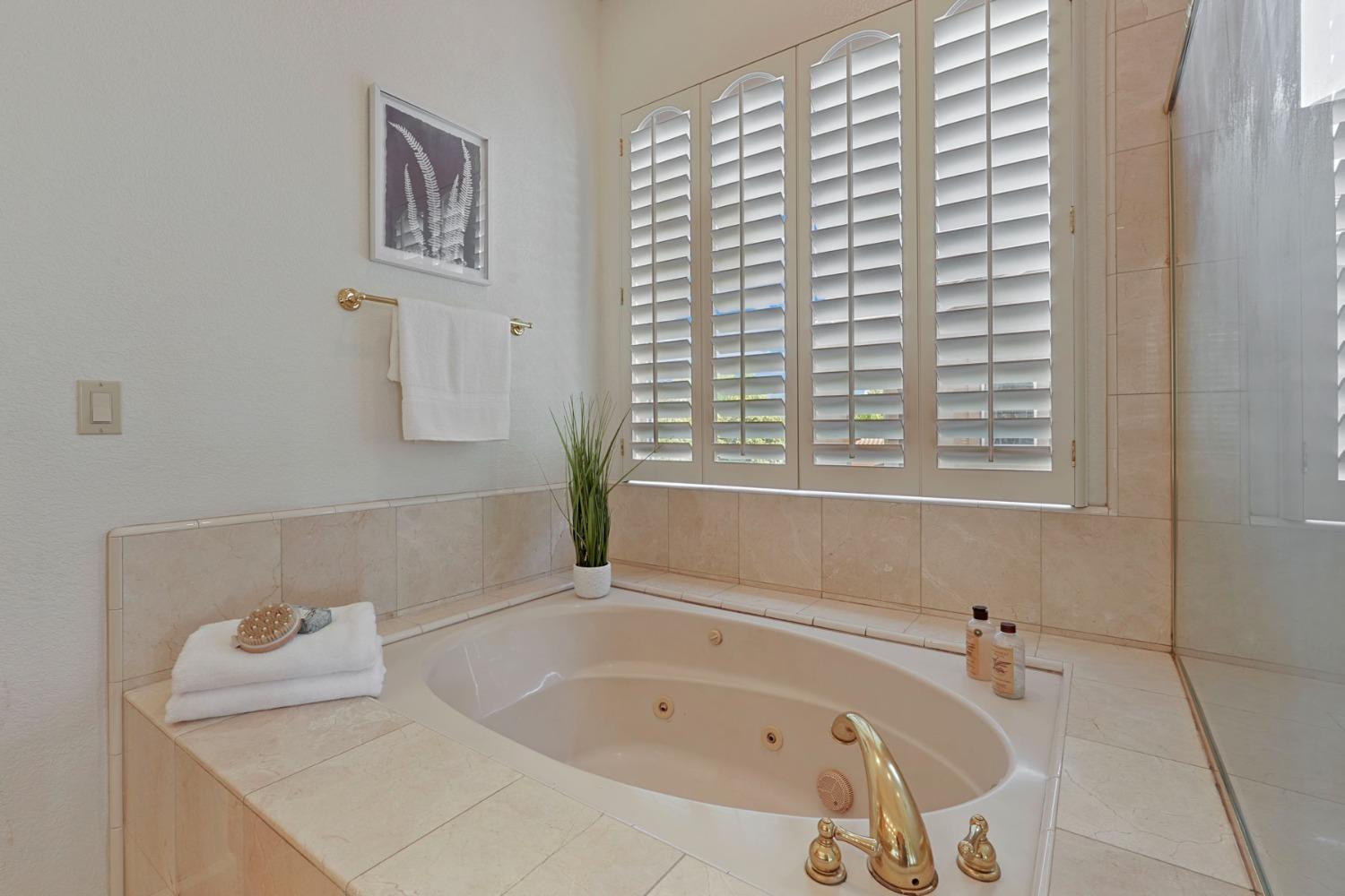 Detail Gallery Image 35 of 95 For 5474 Saint Andrews Dr, Stockton,  CA 95219 - 4 Beds | 3/1 Baths