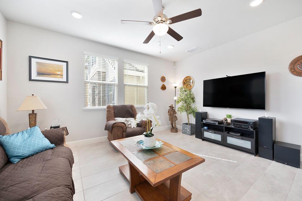 Portico Circle, Rancho Cordova, California image 9