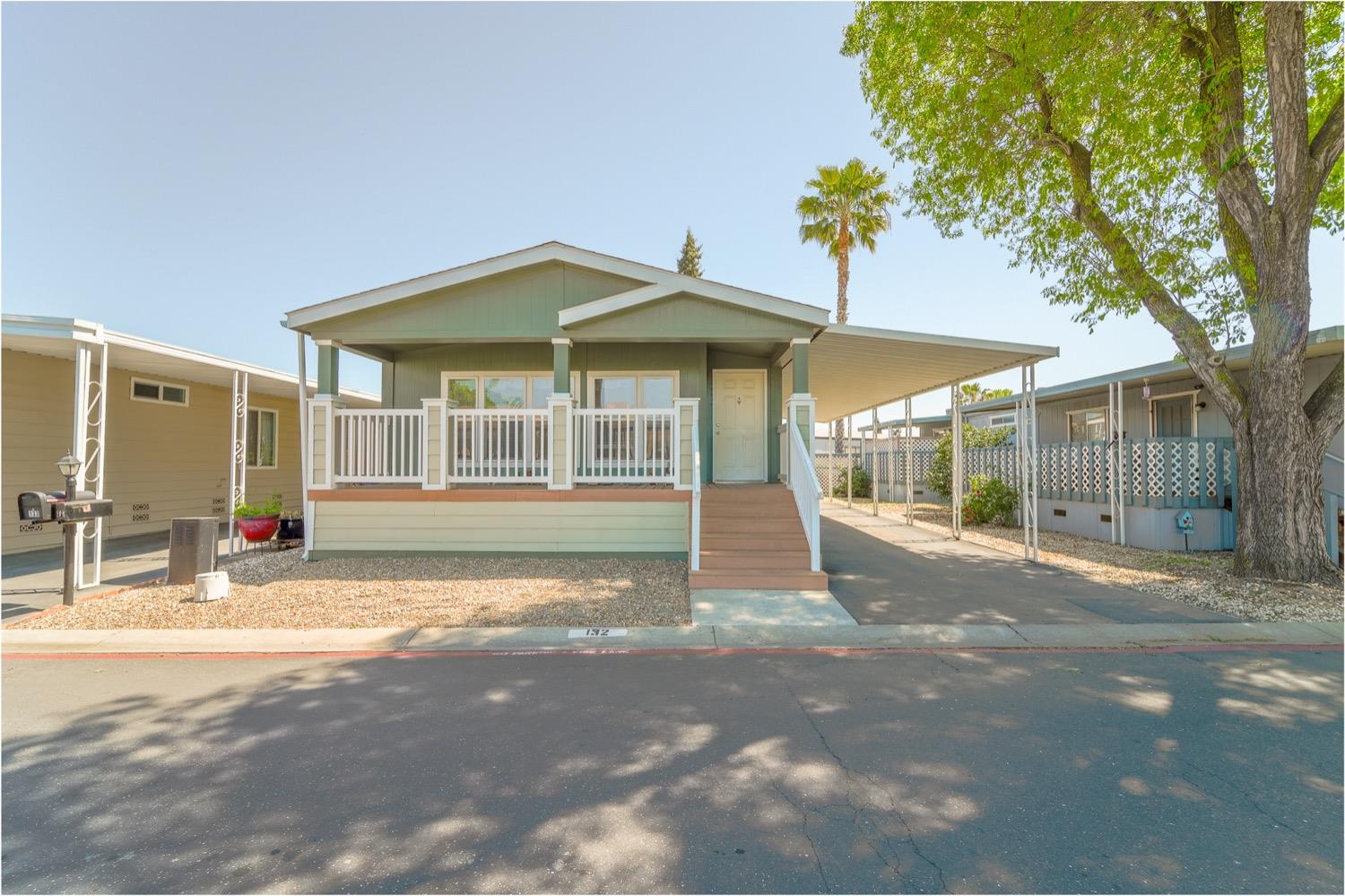 Detail Gallery Image 2 of 47 For 132 Sloop, Modesto,  CA 95356 - 2 Beds | 2 Baths