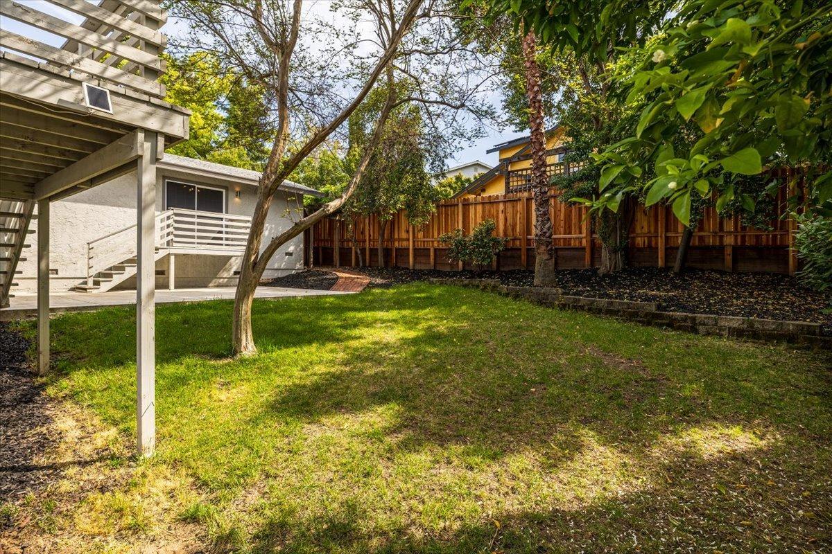 Palmyra Drive, Fair Oaks, California image 29