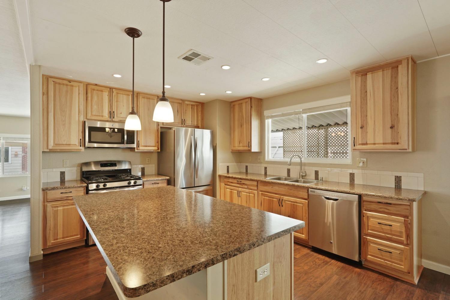 Detail Gallery Image 20 of 43 For 171 El Centro Dr, Lodi,  CA 95240 - 3 Beds | 2 Baths