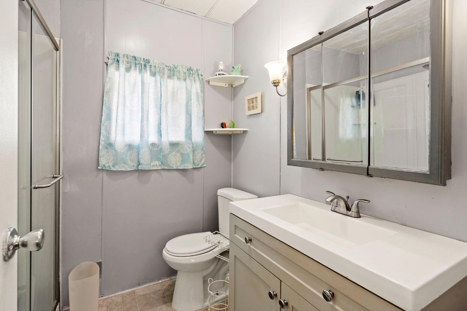 Detail Gallery Image 14 of 25 For 8181 Folsom Blvd 8, Sacramento,  CA 95826 - 2 Beds | 2 Baths