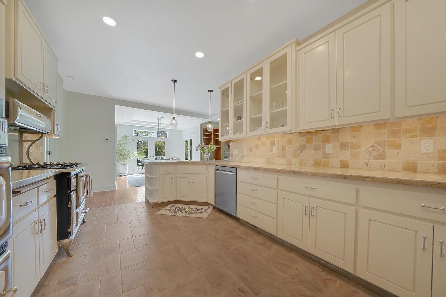 Detail Gallery Image 14 of 92 For 12860 Locust Ln, Sutter Creek,  CA 95685 - 3 Beds | 4 Baths
