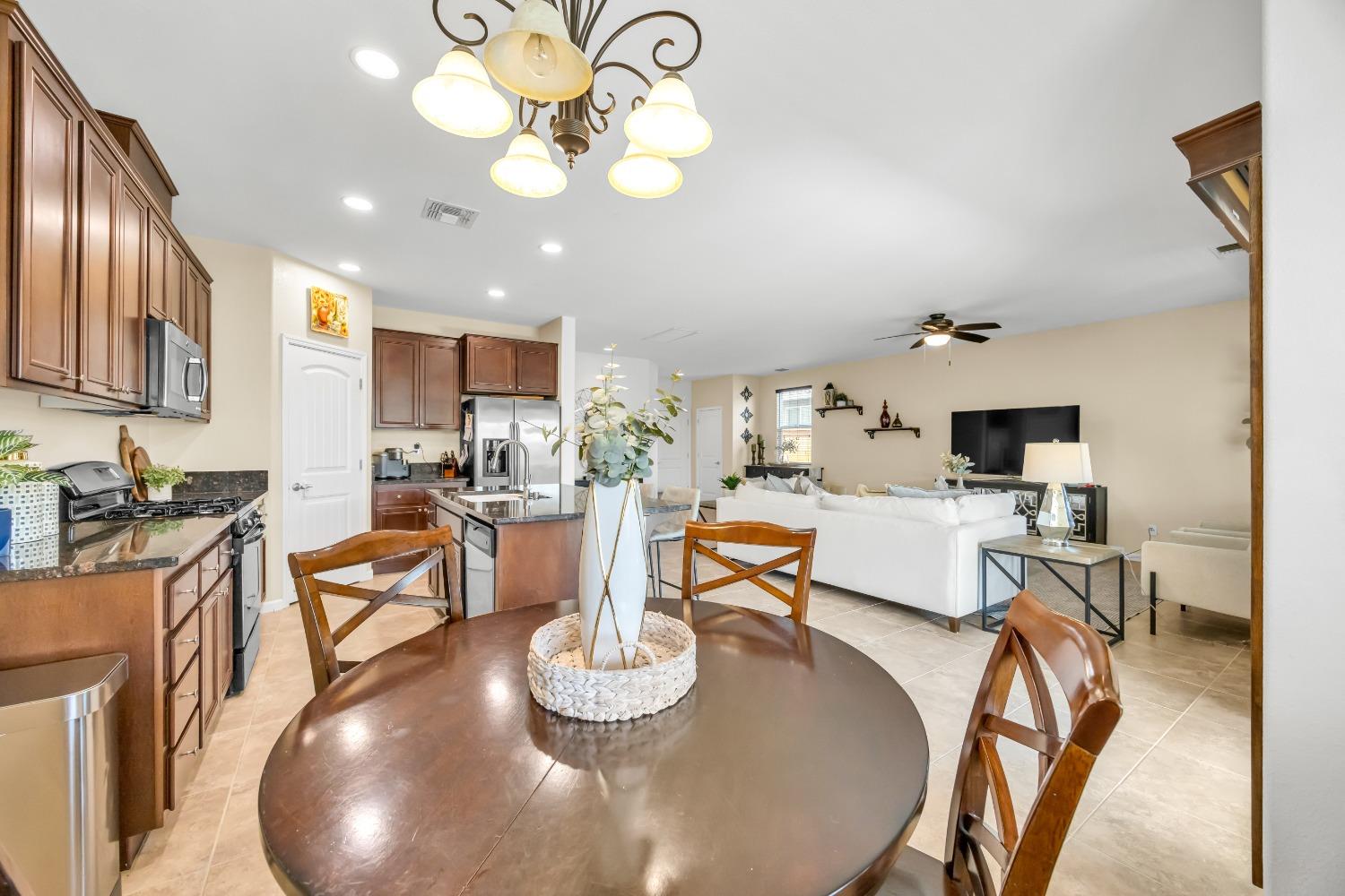 Cuyamaca Circle, Rancho Cordova, California image 15