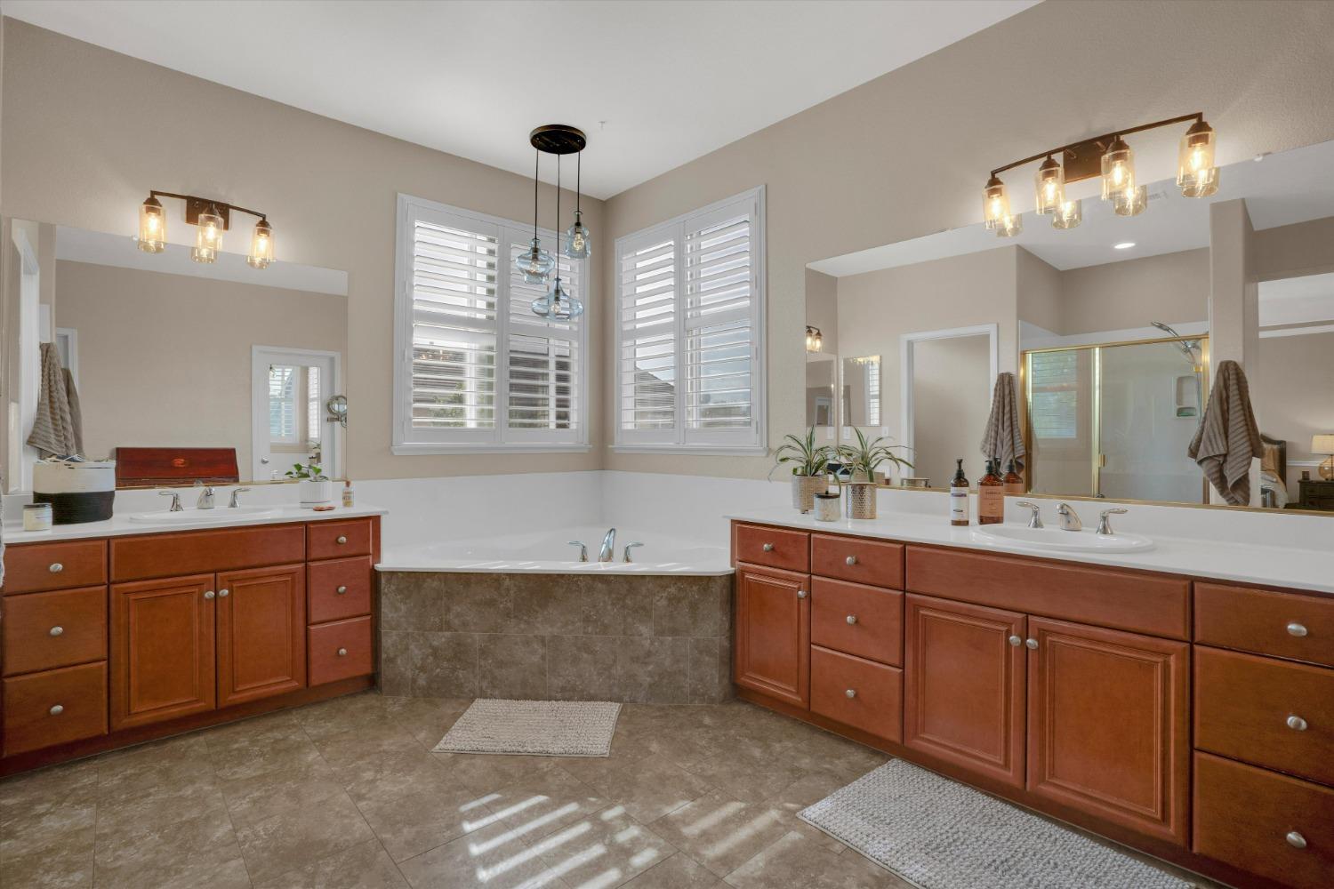 Detail Gallery Image 31 of 45 For 10924 Lakemore, Stockton,  CA 95219 - 5 Beds | 3 Baths