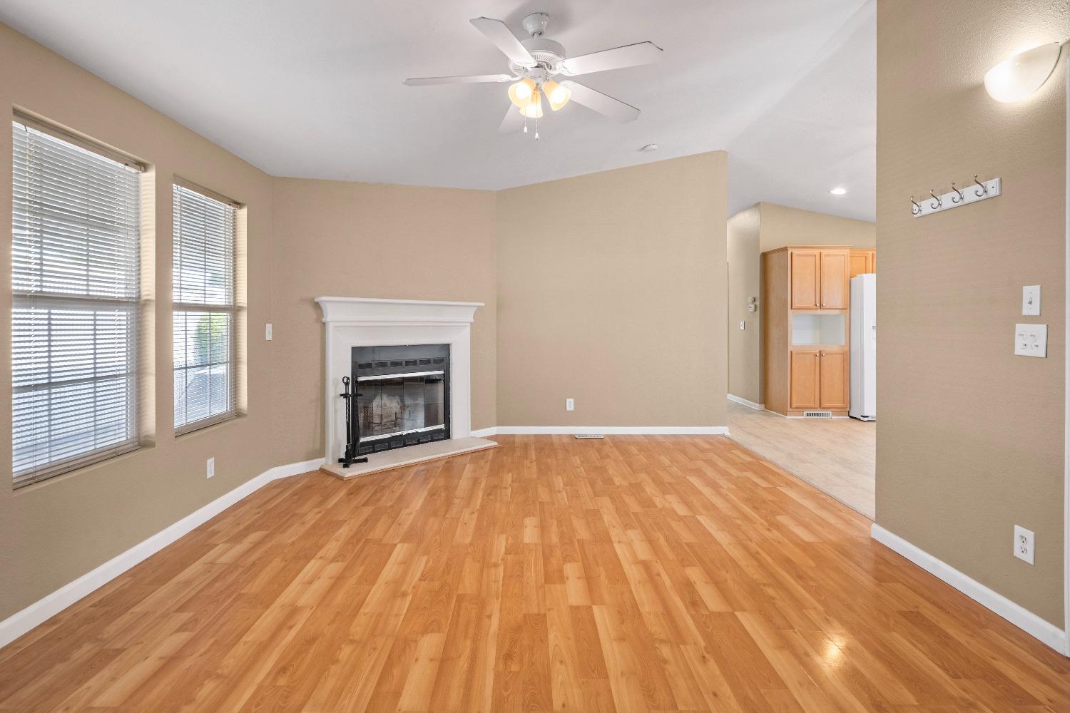 Detail Gallery Image 7 of 38 For 5100 N Highway 99 202, Stockton,  CA 95212 - 3 Beds | 2 Baths