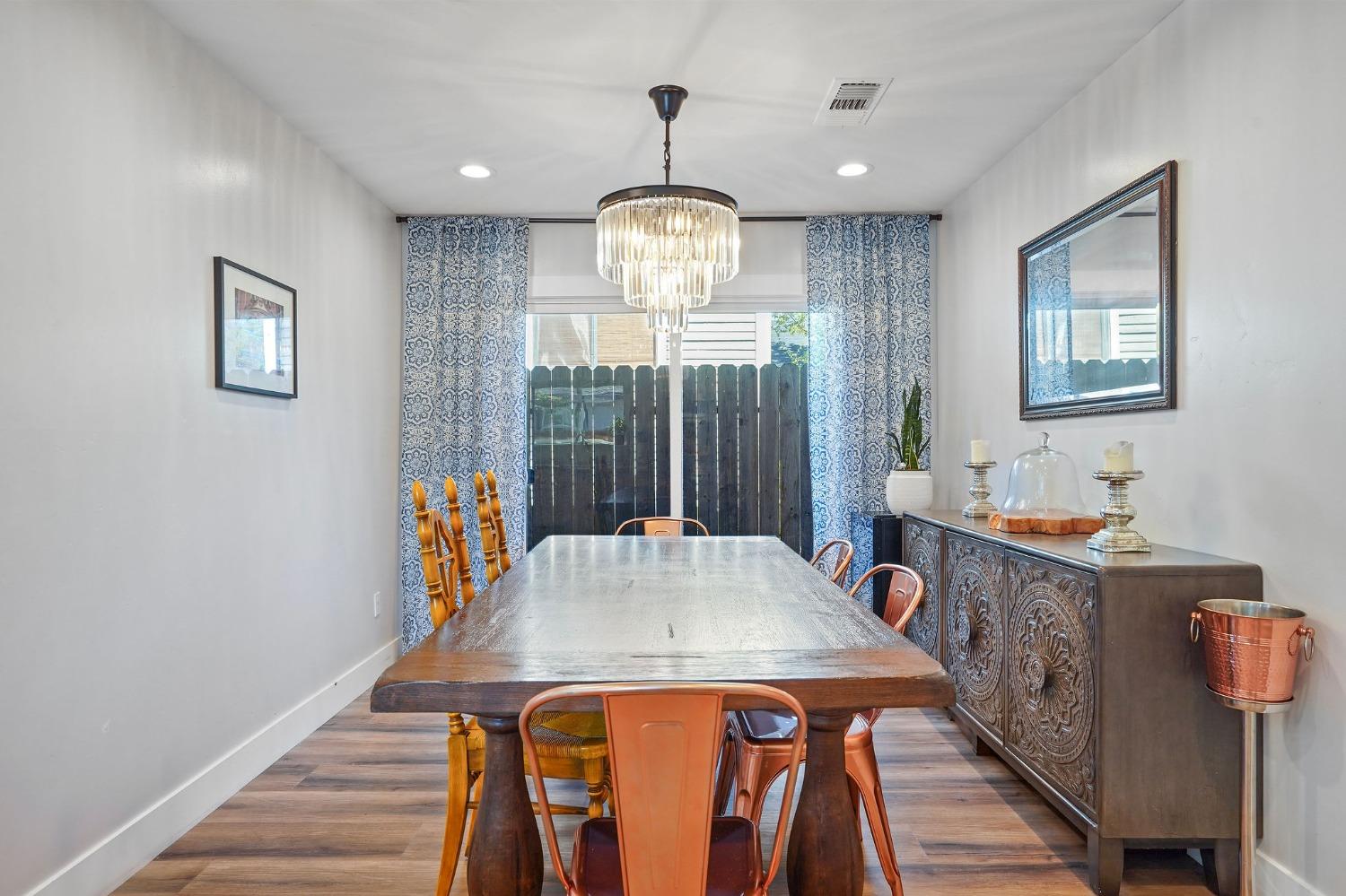 Detail Gallery Image 10 of 34 For 2741 Santa Clara Way, Sacramento,  CA 95817 - 4 Beds | 2/1 Baths