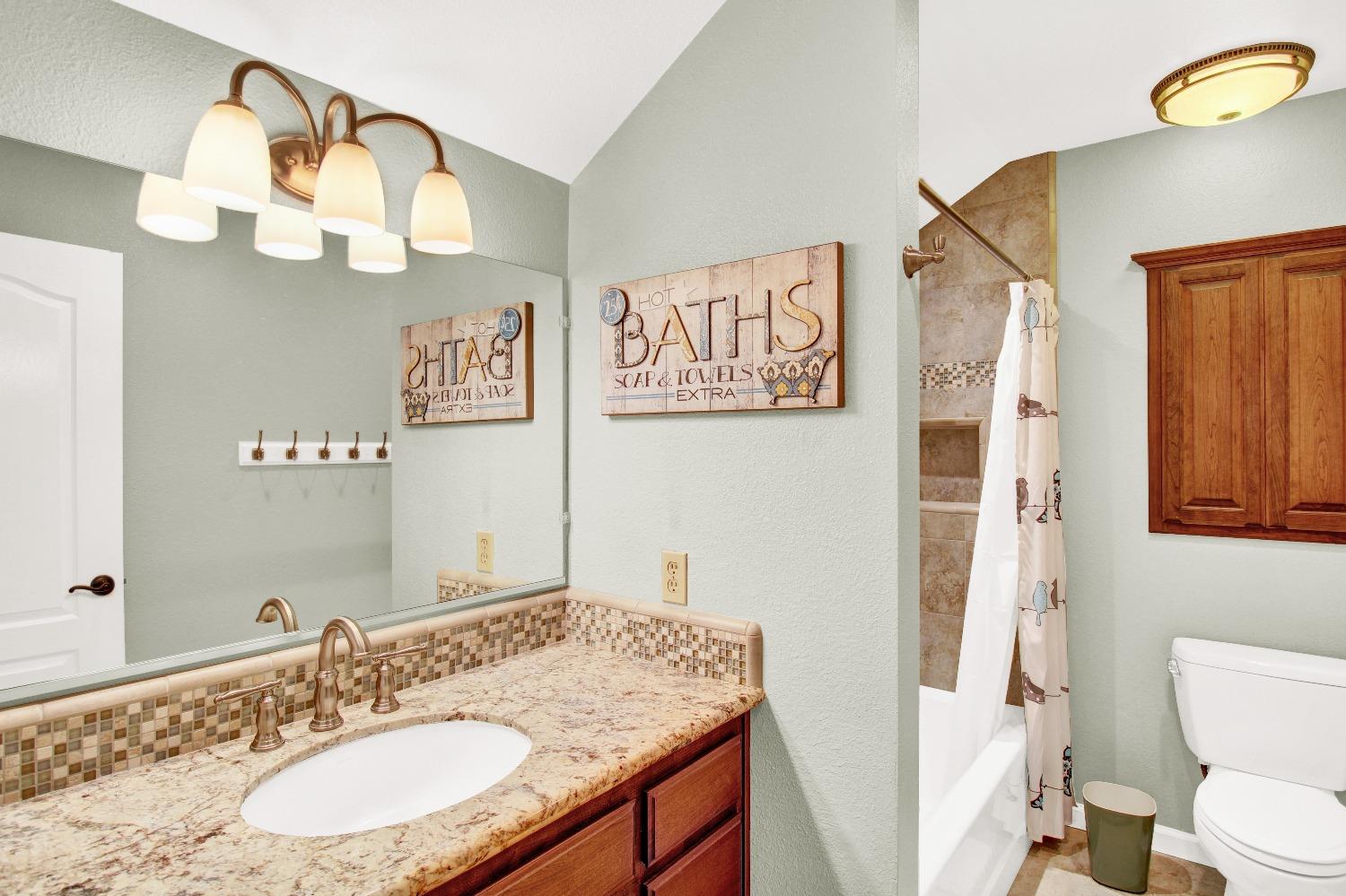 Detail Gallery Image 59 of 73 For 2660 Emerald Way, Turlock,  CA 95382 - 4 Beds | 3 Baths