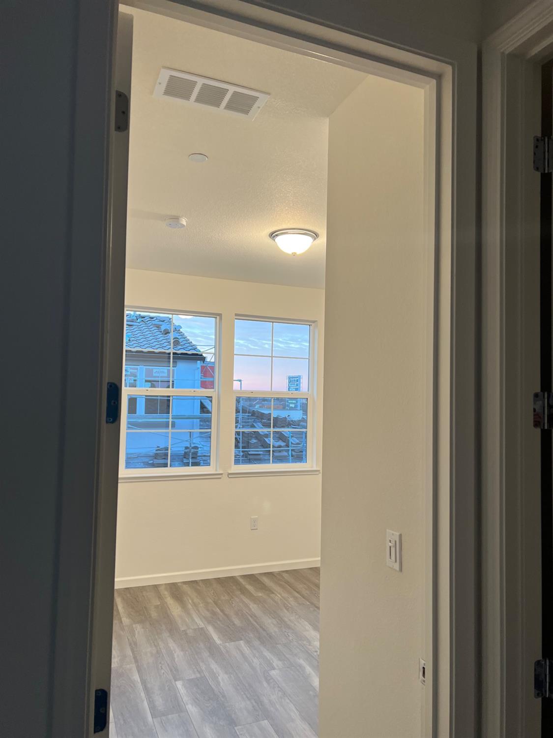 Detail Gallery Image 38 of 51 For 4375 Garonne Walk, Sacramento,  CA 95834 - 4 Beds | 3/1 Baths