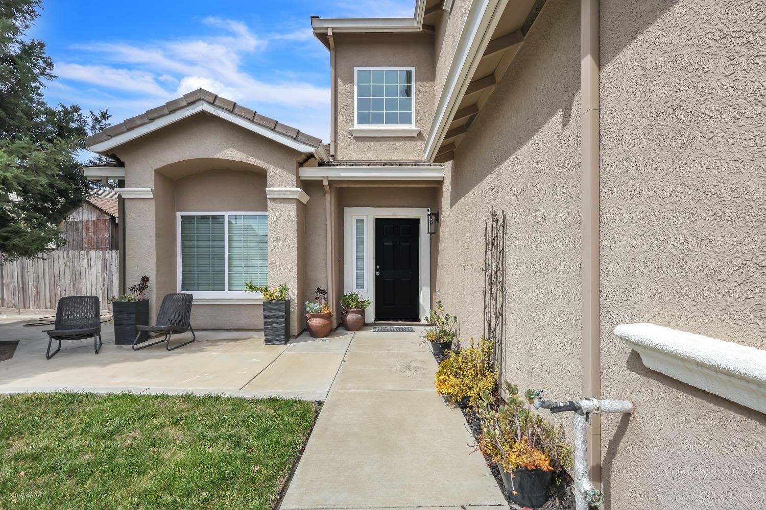Detail Gallery Image 4 of 71 For 3827 Vecchio Ln, Stockton,  CA 95212 - 3 Beds | 2/1 Baths