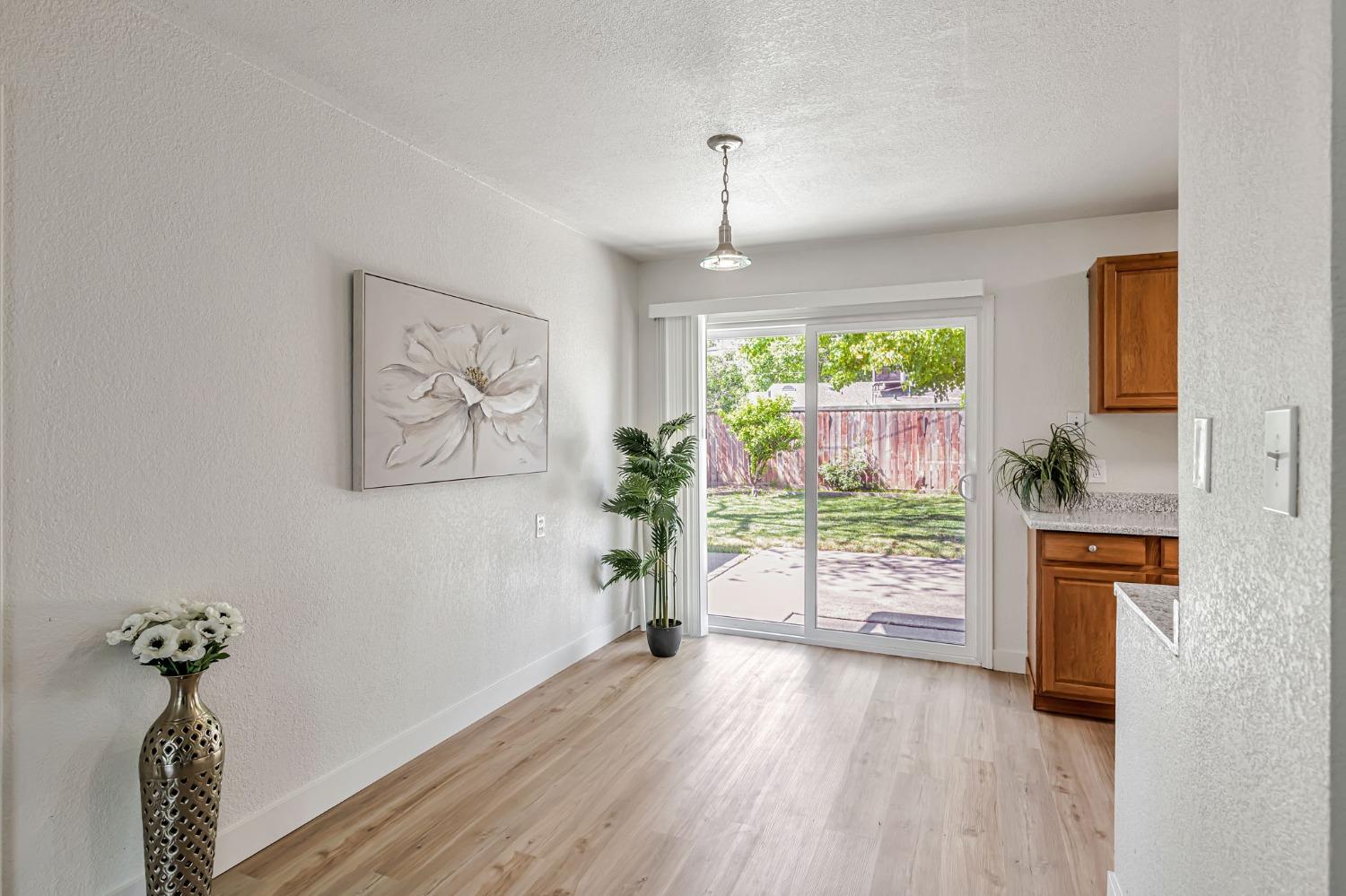 Detail Gallery Image 14 of 27 For 2253 Edison Ave, Sacramento,  CA 95821 - 3 Beds | 1 Baths