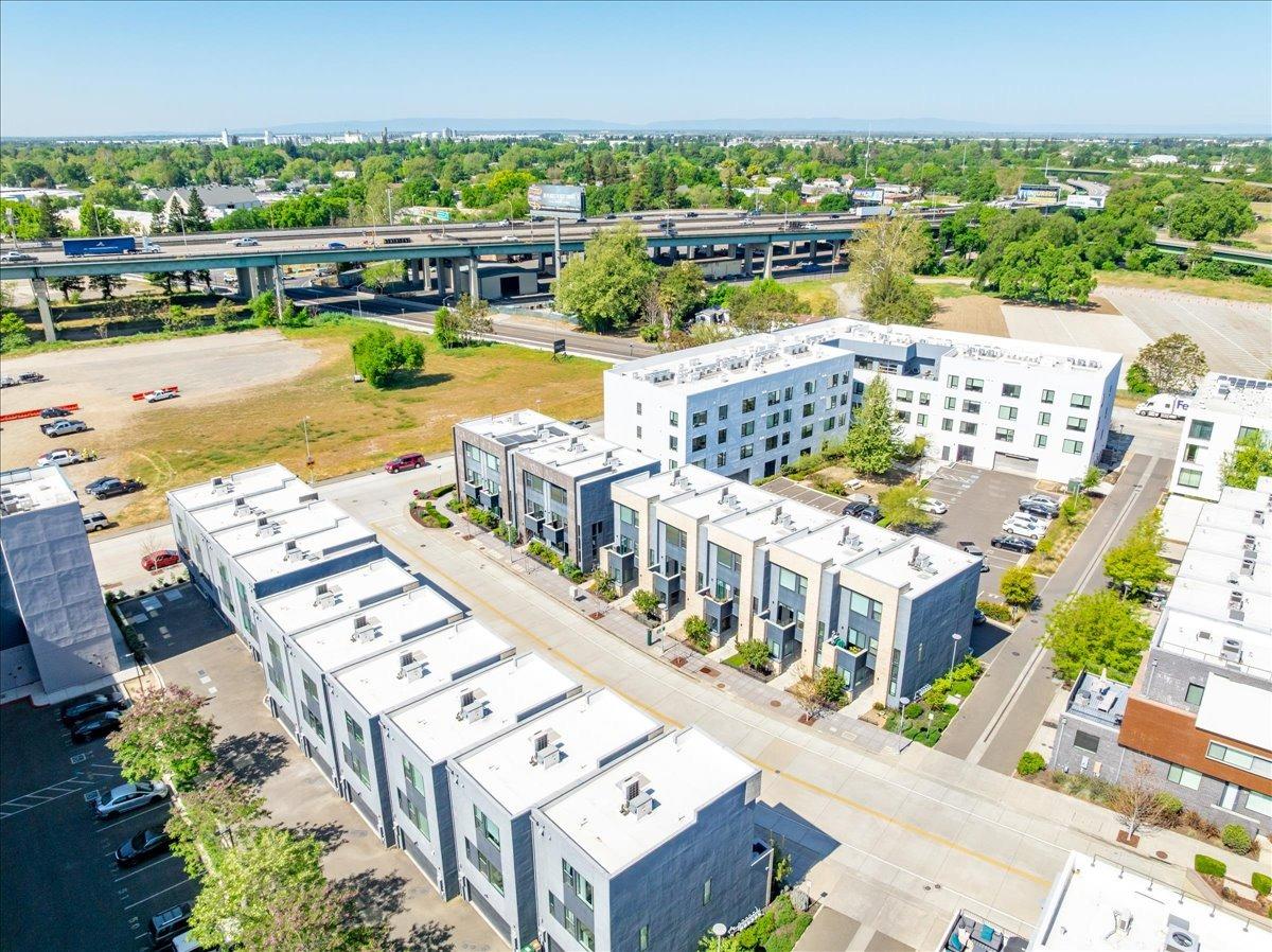Detail Gallery Image 54 of 57 For 996 Central St, West Sacramento,  CA 95691 - 2 Beds | 2/1 Baths