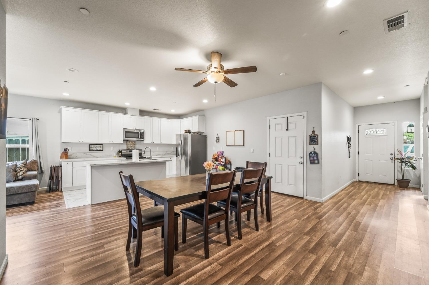 Detail Gallery Image 9 of 36 For 5324 8th St, Keyes,  CA 95328 - 4 Beds | 2 Baths