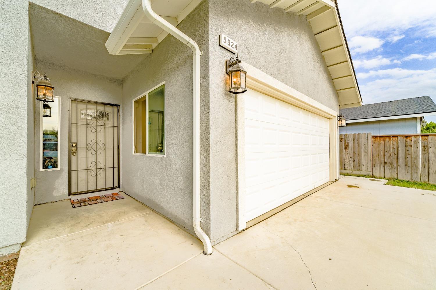 Detail Gallery Image 5 of 36 For 5324 8th St, Keyes,  CA 95328 - 4 Beds | 2 Baths
