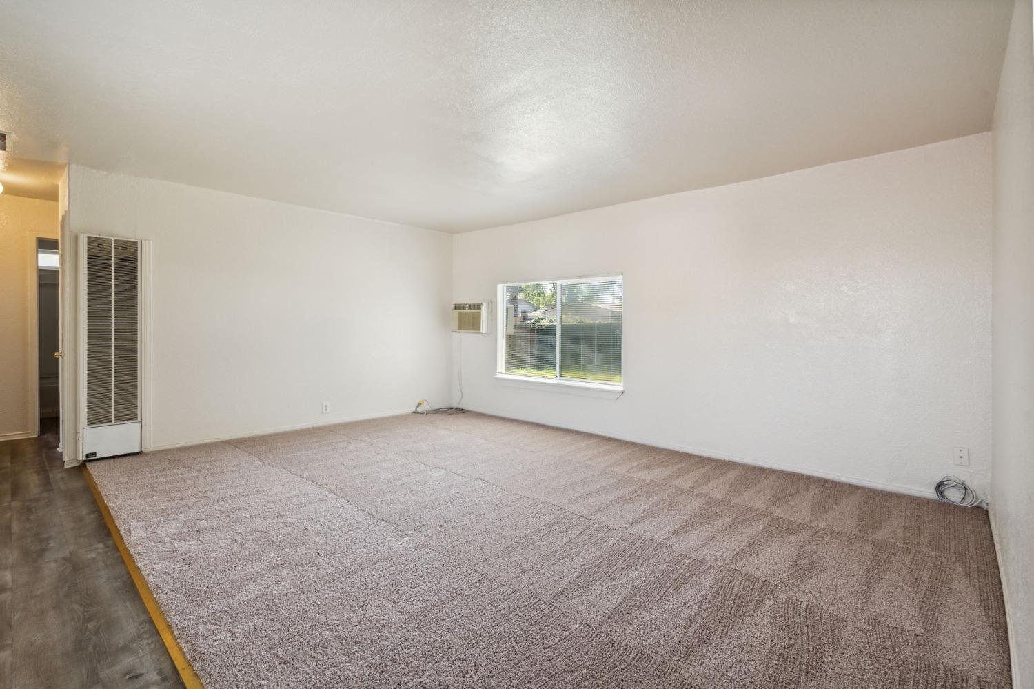 Detail Gallery Image 5 of 20 For 120 Tinker Way, Sacramento,  CA 95838 - 3 Beds | 1 Baths