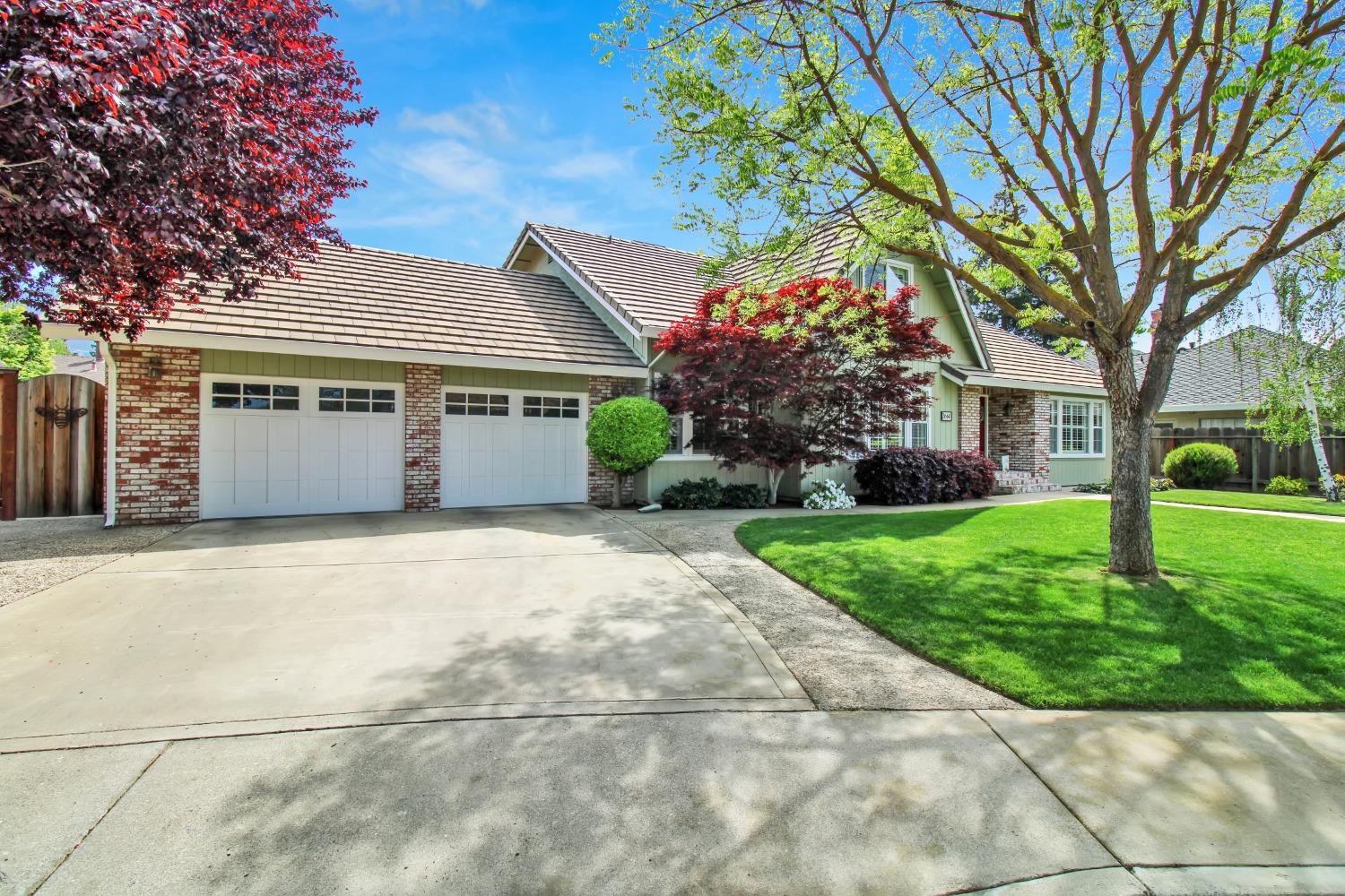 Detail Gallery Image 4 of 73 For 2660 Emerald Way, Turlock,  CA 95382 - 4 Beds | 3 Baths