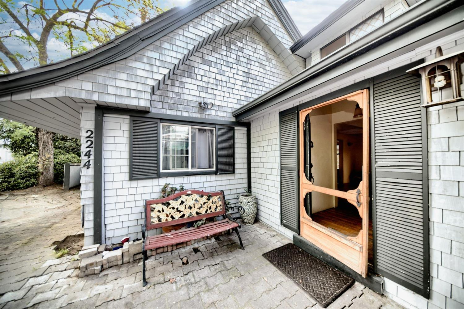 Detail Gallery Image 4 of 90 For 2244 Scenic Dr, Modesto,  CA 95355 - 4 Beds | 3/1 Baths