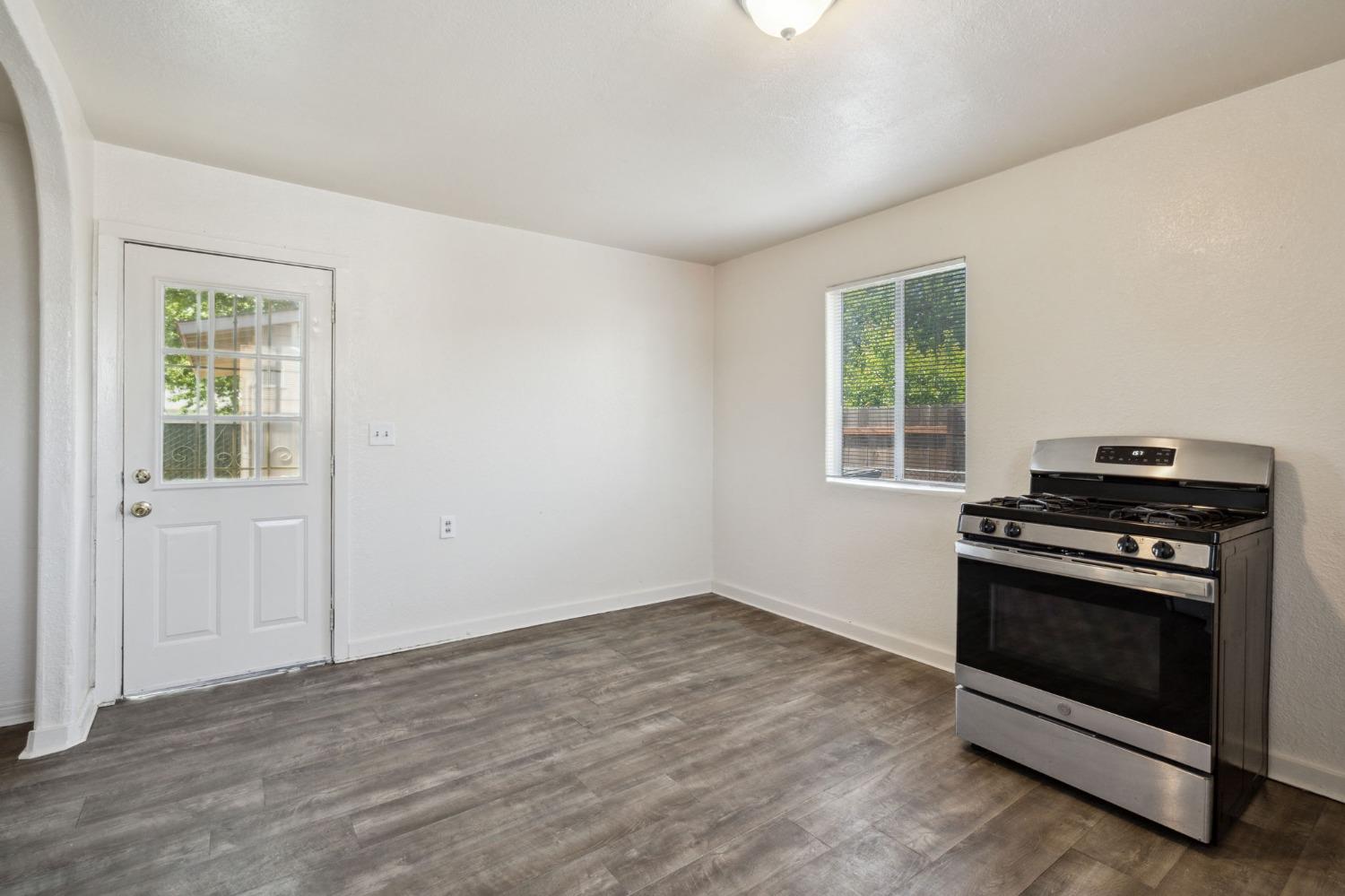 Detail Gallery Image 8 of 20 For 120 Tinker Way, Sacramento,  CA 95838 - 3 Beds | 1 Baths