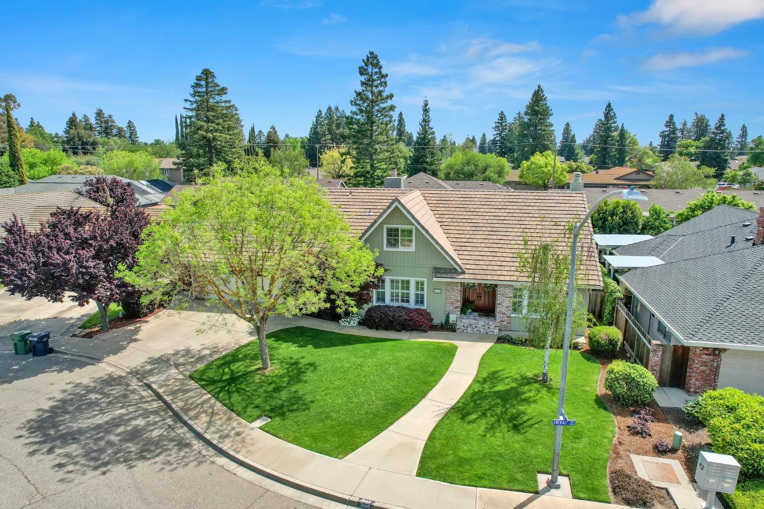 Detail Gallery Image 5 of 73 For 2660 Emerald Way, Turlock,  CA 95382 - 4 Beds | 3 Baths