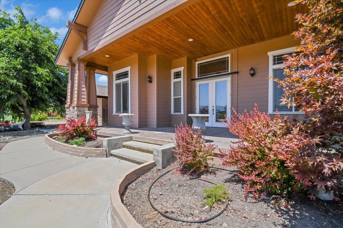 Detail Gallery Image 1 of 94 For 5421 Walnut Dr, Williams,  CA 95987 - 4 Beds | 3/1 Baths
