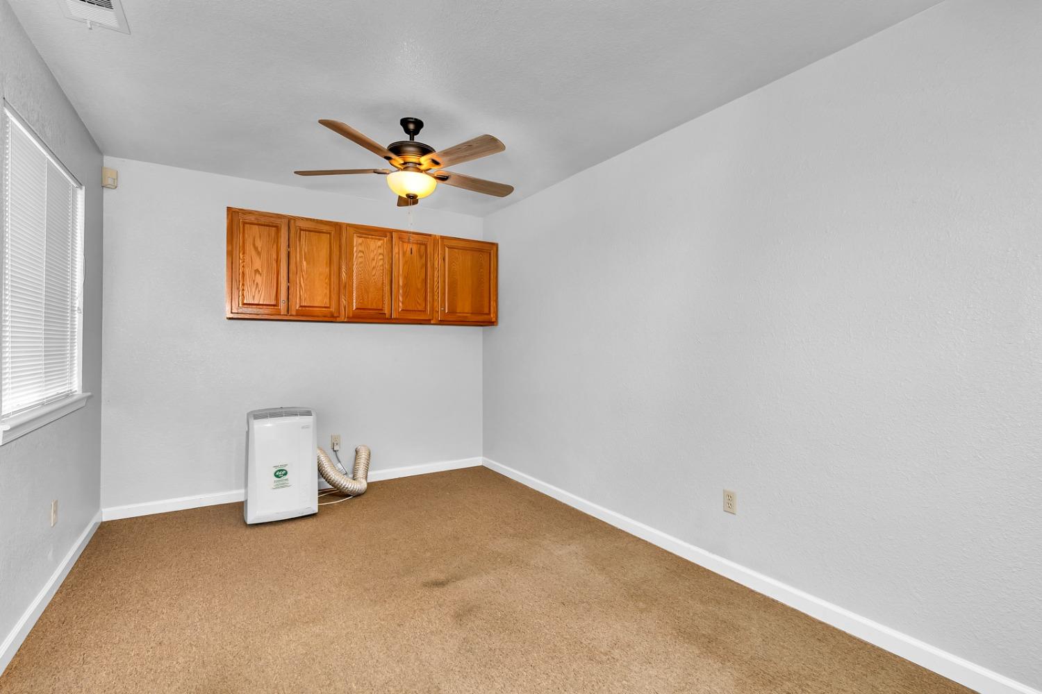 Detail Gallery Image 7 of 15 For 339 H St, Los Banos,  CA 93635 - – Beds | – Baths