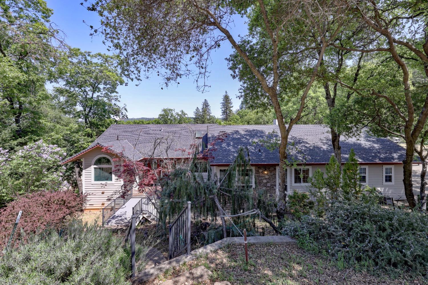Detail Gallery Image 5 of 82 For 18572 Hummingbird Dr, Penn Valley,  CA 95946 - 3 Beds | 2/1 Baths