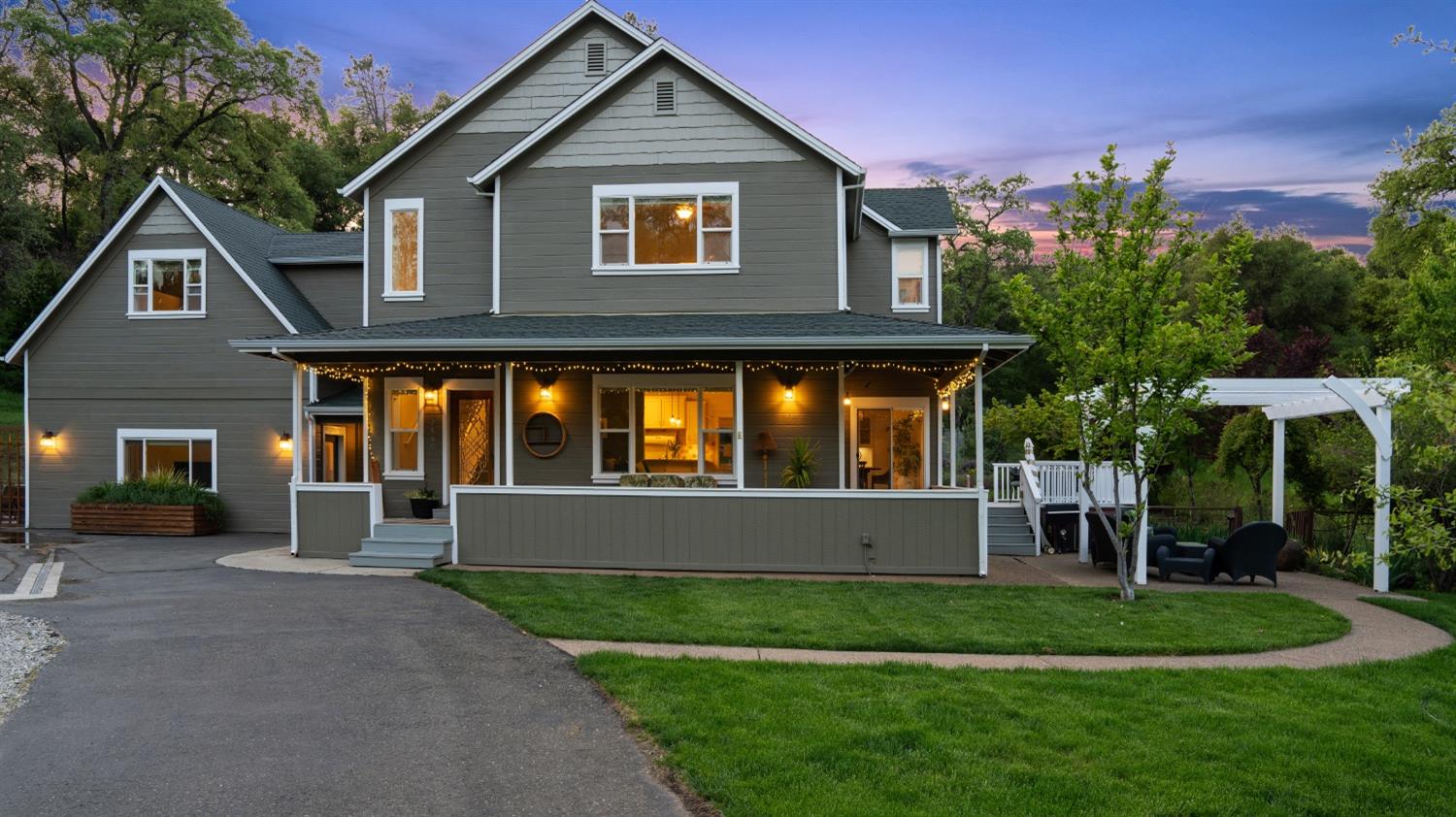 Detail Gallery Image 2 of 92 For 12860 Locust Ln, Sutter Creek,  CA 95685 - 3 Beds | 4 Baths