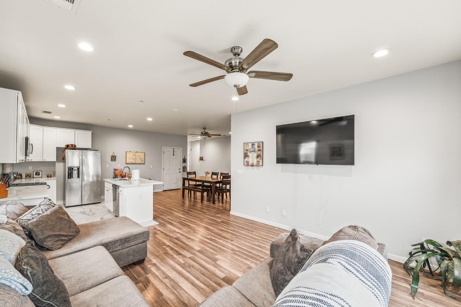 Detail Gallery Image 18 of 36 For 5324 8th St, Keyes,  CA 95328 - 4 Beds | 2 Baths