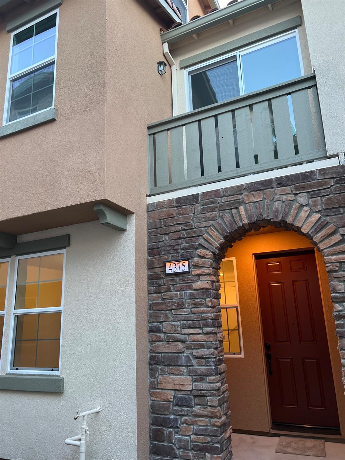 Detail Gallery Image 1 of 51 For 4375 Garonne Walk, Sacramento,  CA 95834 - 4 Beds | 3/1 Baths