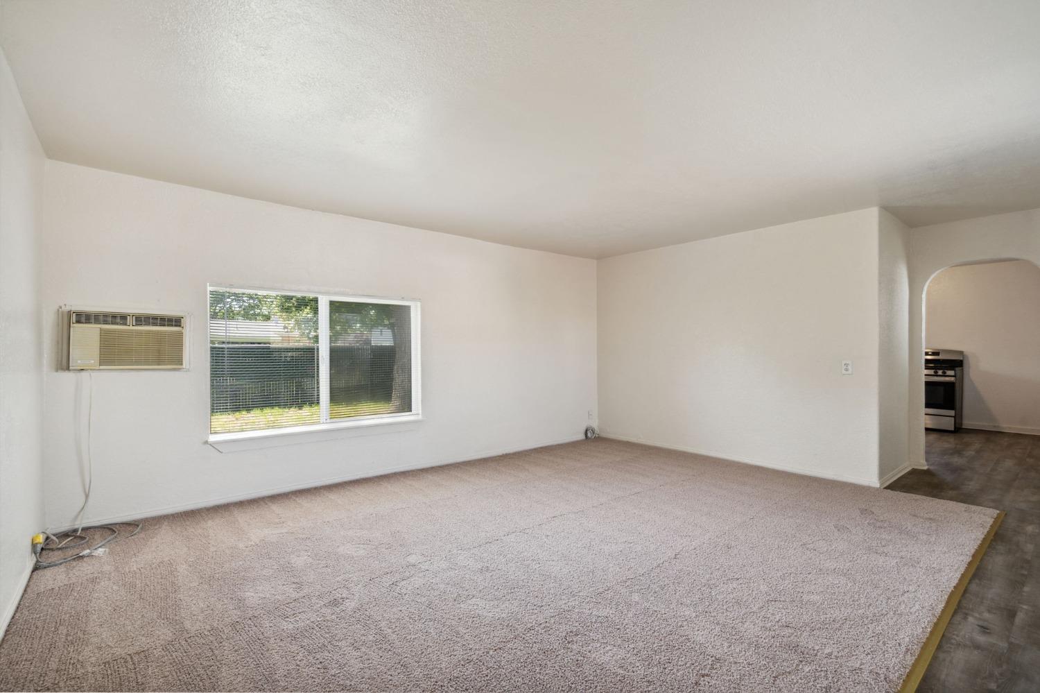 Detail Gallery Image 4 of 20 For 120 Tinker Way, Sacramento,  CA 95838 - 3 Beds | 1 Baths