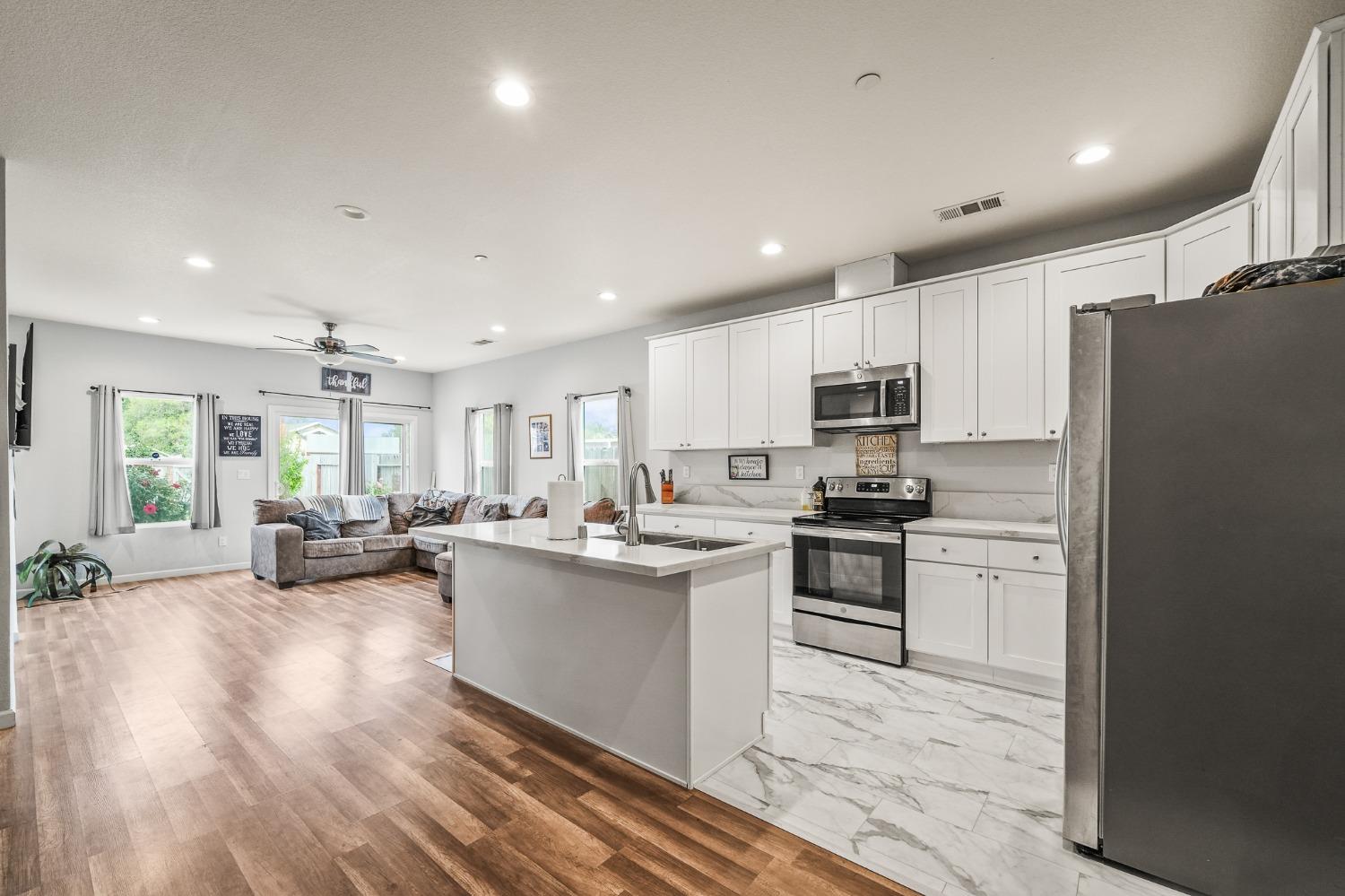 Detail Gallery Image 10 of 36 For 5324 8th St, Keyes,  CA 95328 - 4 Beds | 2 Baths