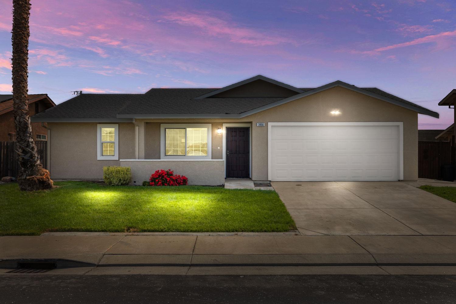 Detail Gallery Image 2 of 20 For 3956 Amelia Dr, Stockton,  CA 95204 - 3 Beds | 2 Baths