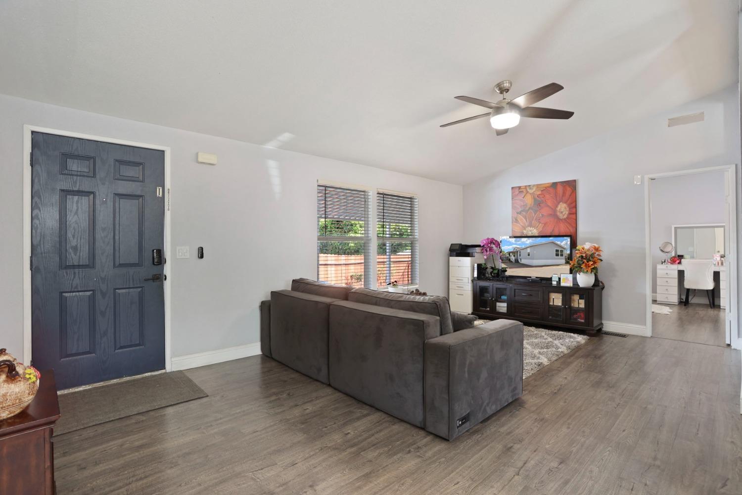 Detail Gallery Image 5 of 33 For 5100 N Hwy 99 182, Stockton,  CA 95212 - 3 Beds | 2 Baths