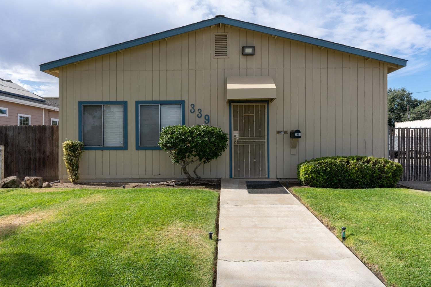 Detail Gallery Image 6 of 15 For 339 H St, Los Banos,  CA 93635 - – Beds | – Baths
