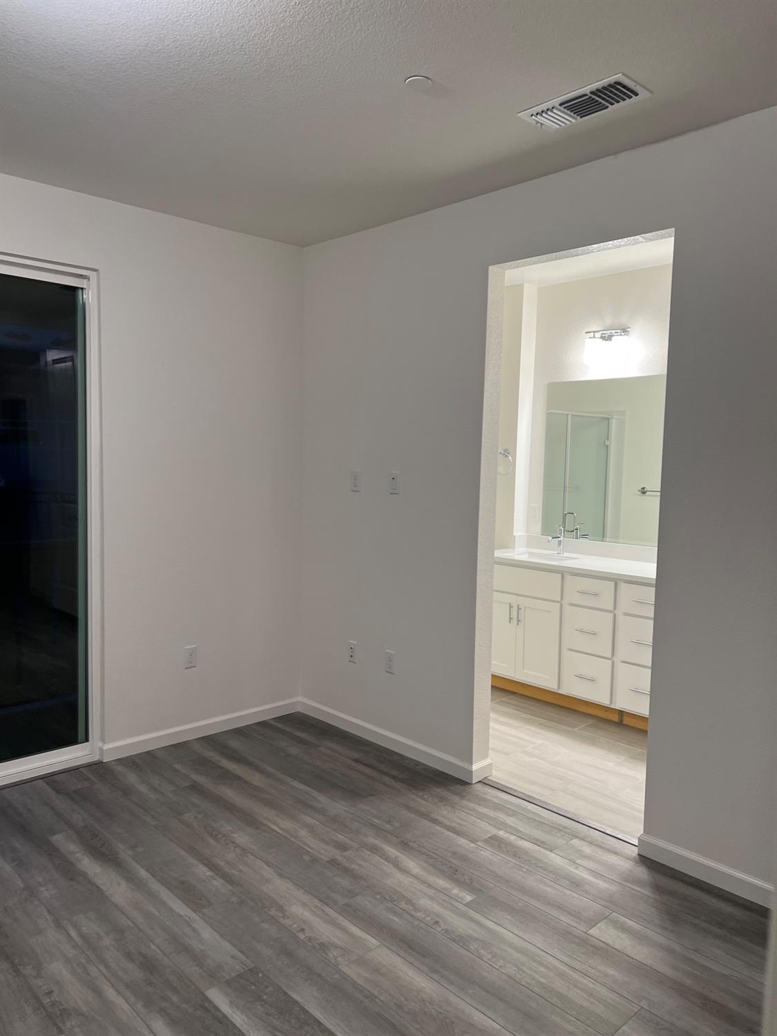Detail Gallery Image 39 of 51 For 4375 Garonne Walk, Sacramento,  CA 95834 - 4 Beds | 3/1 Baths