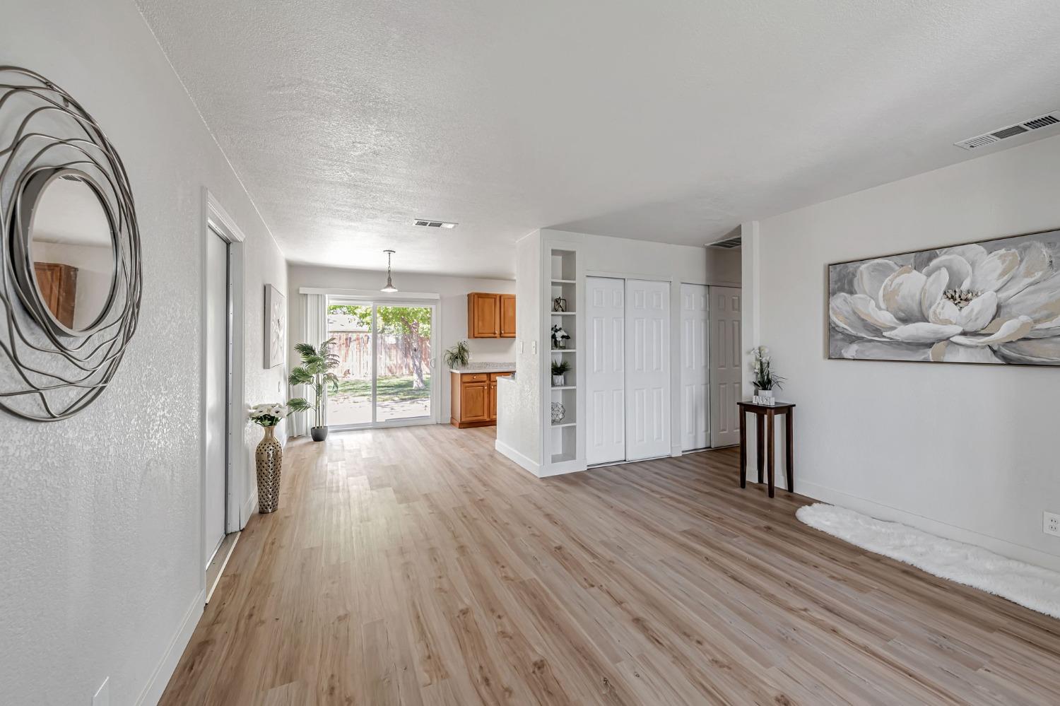 Detail Gallery Image 7 of 27 For 2253 Edison Ave, Sacramento,  CA 95821 - 3 Beds | 1 Baths
